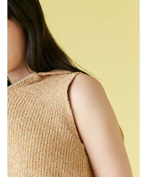 新品 LILY BROWN リリー ブラウン ブークレーアメスリフードニット LILY BROWN（リリーブラウン）の「ブークレーアメスリフードニット