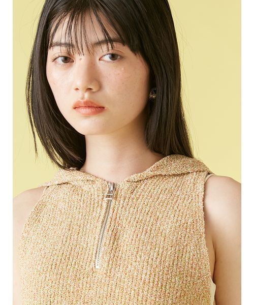 新品 LILY BROWN リリー ブラウン ブークレーアメスリフードニット LILY BROWN（リリーブラウン）の「ブークレーアメスリフードニット