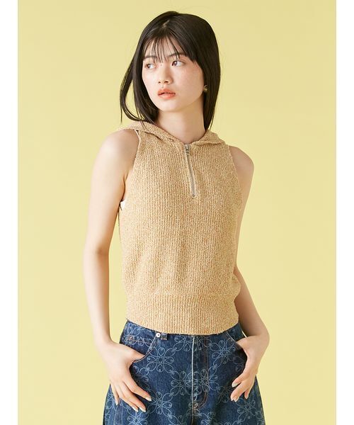 新品 LILY BROWN リリー ブラウン ブークレーアメスリフードニット LILY BROWN（リリーブラウン）の「ブークレーアメスリフードニット