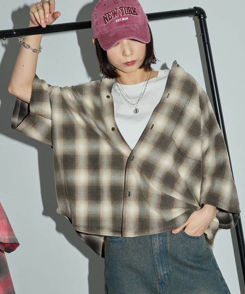 未使用！goa ナチュラルヴィンテージTシャツ✮半袖フェザー柄✮平成ギャルy2k ルーズシルエットマルチグラフィックヴィンテージ加工
