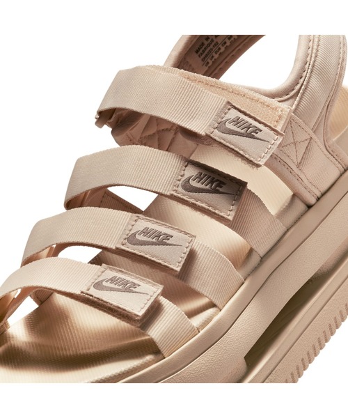 NIKE(ナイキ)の「ナイキ NIKE ナイキ アイコン クラシック サンダル(サンダル・レディース・ベージュ・23.0cm/24.0cm/25.0cm/26.0cm)」の10枚目の写真