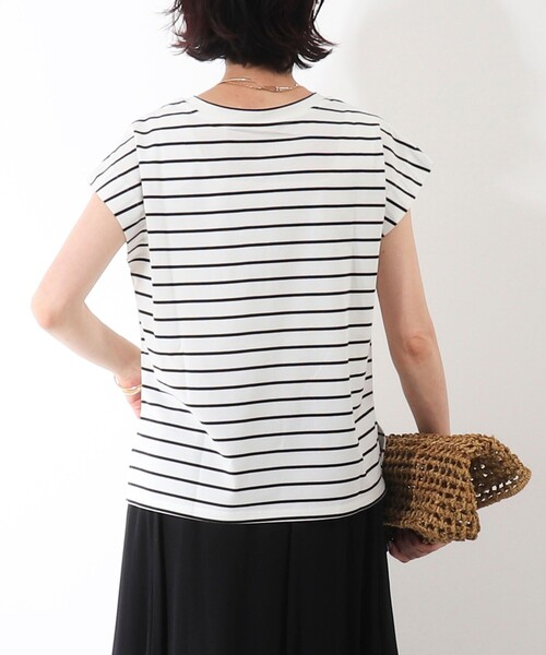 MICO COULIER(ミコクリエ)の「《接触冷感》《吸水速乾》DRY COTTON ラメプリントノースリーブTシャツ(Tシャツ/カットソー・レディース・ブラック/ベージュ/ホワイト系その他/オフホワイト・38)」の13枚目の写真