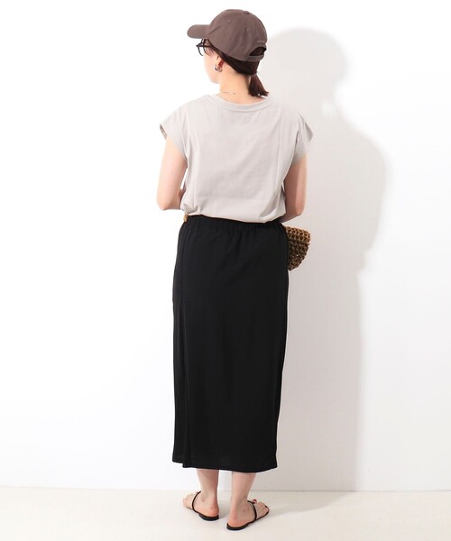MICO COULIER(ミコクリエ)の「《接触冷感》《吸水速乾》DRY COTTON ラメプリントノースリーブTシャツ(Tシャツ/カットソー・レディース・ブラック/ベージュ/ホワイト系その他/オフホワイト・38)」の21枚目の写真