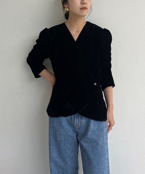 anuke（アンヌーク）の「anuke Velour Gather Blouse ベロアギャザー