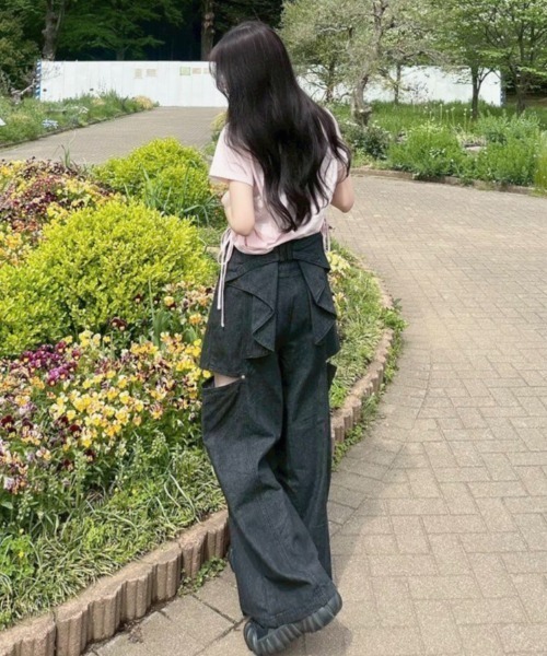nemne store バックリボンサイドカットワイドデニム ブラック バックリボンサイドカットワイドデニム(デニムパンツ)|nemne