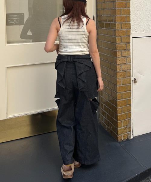 【極美品】nemne store バックリボンサイドカットワイドデニム ブラック バックリボンサイドカットワイドデニム（デニムパンツ）｜nemne