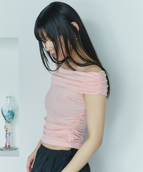 LIENCOEUR（リアンクール）の「オフショルカットトップス（Tシャツ/カットソー・レディース・ピンク/ホワイト/ブラック・FREE）」の3枚目の写真