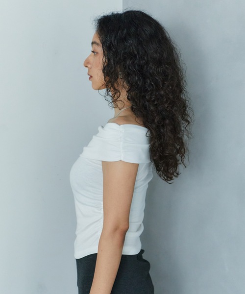 LIENCOEUR（リアンクール）の「オフショルカットトップス（Tシャツ/カットソー・レディース・ピンク/ホワイト/ブラック・FREE）」の11枚目の写真