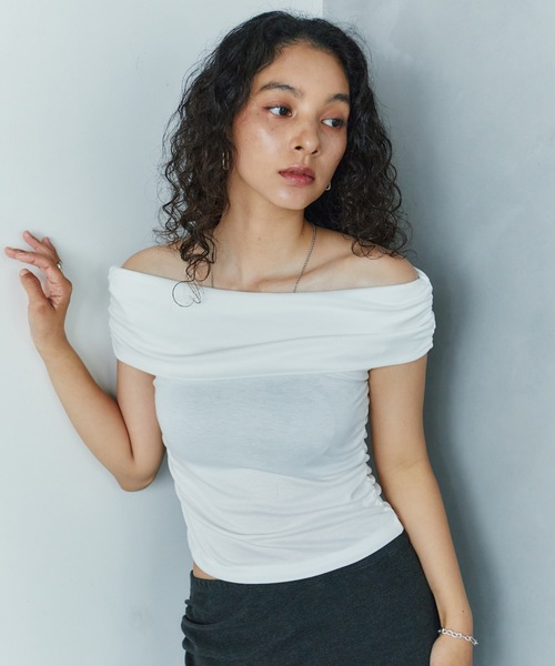 LIENCOEUR（リアンクール）の「オフショルカットトップス（Tシャツ/カットソー・レディース・ピンク/ホワイト/ブラック・FREE）」の5枚目の写真