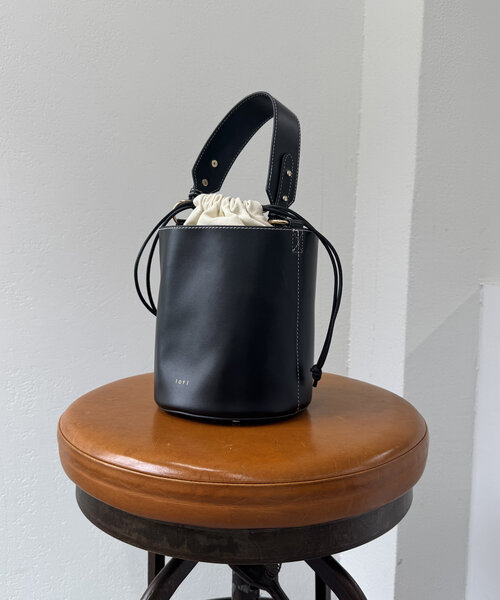 mline（エムライン）の「loti 巾着付きバケツBAG（トートバッグ・レディース・ブラウン/ブラック・FREE）」の2枚目の写真