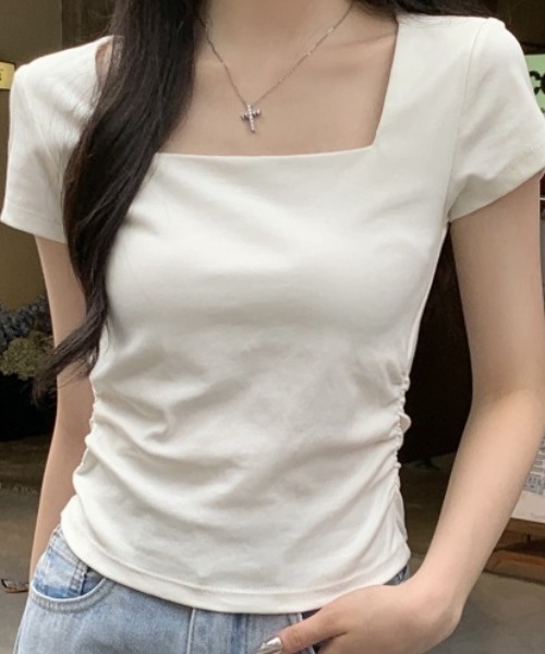 Aelina（エリナ）の「UネックＴシャツ（Tシャツ/カットソー・レディース・ブラック/グレー/ホワイト/ベージュ・F）」の2枚目の写真