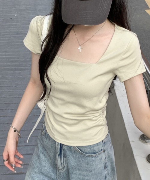 Aelina（エリナ）の「UネックＴシャツ（Tシャツ/カットソー・レディース・ブラック/グレー/ホワイト/ベージュ・F）」の9枚目の写真