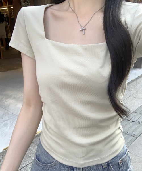 Aelina（エリナ）の「UネックＴシャツ（Tシャツ/カットソー・レディース・ブラック/グレー/ホワイト/ベージュ・F）」の5枚目の写真