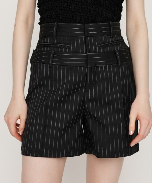 SLY(スライ)の「H/W LAYERD S/PT ハイウエスト レイヤード ショートパンツ 夏服 秋服(スラックス・レディース・ブラック/マルチ・1/2)」の2枚目の写真