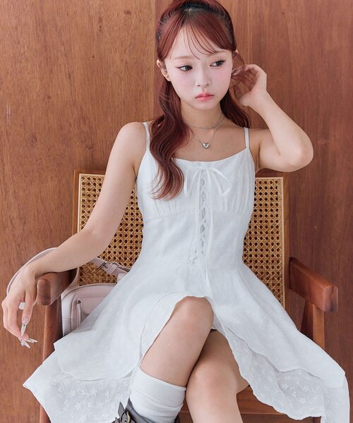 OLIVE des OLIVE（オリーブデオリーブ）の「イレヘムキャミチュニックワンピース（ワンピース・レディース・ブラック/オフホワイト/ホワイト・FREE）」の2枚目の写真