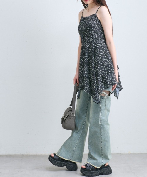 OLIVE des OLIVE（オリーブデオリーブ）の「イレヘムキャミチュニックワンピース（ワンピース・レディース・ブラック/オフホワイト/ホワイト・FREE）」の18枚目の写真