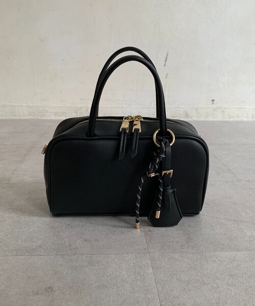 DouDou（ドゥドゥ）の「チャーム付横長ボストン（ショルダーバッグ・レディース・ブラック/キャメル/ボルドー・FREE）」の9枚目の写真