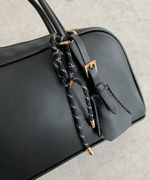 DouDou（ドゥドゥ）の「チャーム付横長ボストン（ショルダーバッグ・レディース・ブラック/キャメル/ボルドー・FREE）」の13枚目の写真