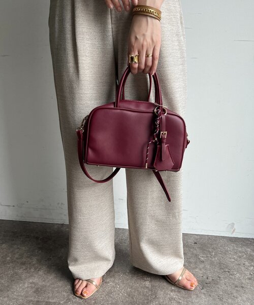 DouDou（ドゥドゥ）の「チャーム付横長ボストン（ショルダーバッグ・レディース・ブラック/キャメル/ボルドー・FREE）」の11枚目の写真