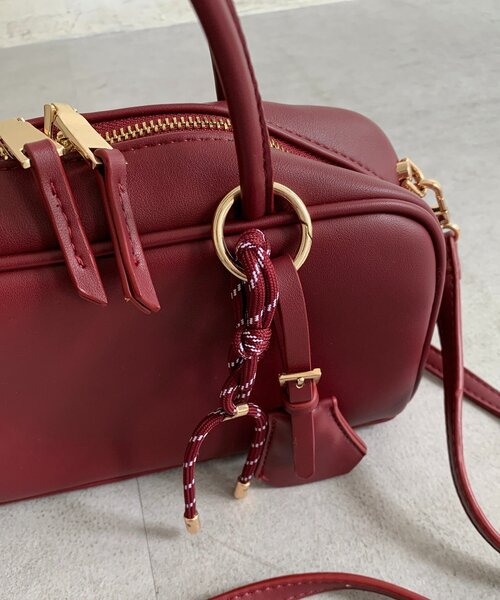 DouDou（ドゥドゥ）の「チャーム付横長ボストン（ショルダーバッグ・レディース・ブラック/キャメル/ボルドー・FREE）」の8枚目の写真