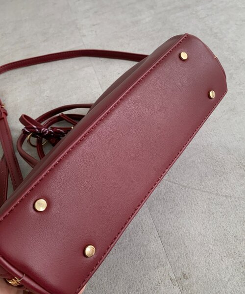 DouDou（ドゥドゥ）の「チャーム付横長ボストン（ショルダーバッグ・レディース・ブラック/キャメル/ボルドー・FREE）」の10枚目の写真