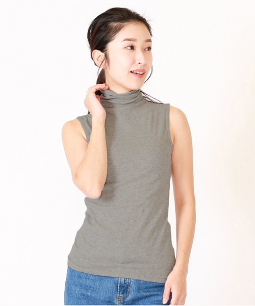 BACKYARD FAMILY(バックヤードファミリー)の「UVボトルネックタンクトップ(Tシャツ/カットソー・レディース・サックスブルー/オフホワイト/ネイビー/ブラック/アイボリー/ミント/ピンク系その他/杢グレー/ブラウン/グレイッシュベージュ/ダークブラウン・M/L/XL)」の4枚目の写真