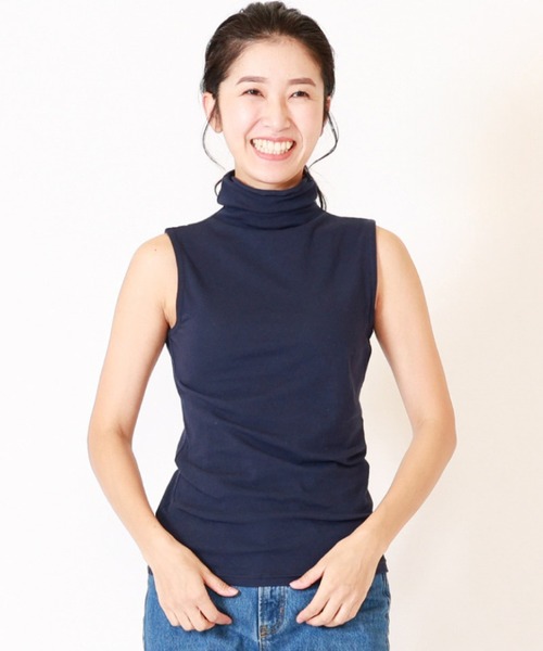 BACKYARD FAMILY(バックヤードファミリー)の「UVボトルネックタンクトップ(Tシャツ/カットソー・レディース・サックスブルー/オフホワイト/ネイビー/ブラック/アイボリー/ミント/ピンク系その他/杢グレー/ブラウン/グレイッシュベージュ/ダークブラウン・M/L/XL)」の9枚目の写真
