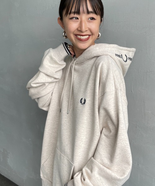 FRED PERRY フレッドペリー 別注 フードロゴ 刺繍 パーカー S FRED PERRY/フレッドペリー] 別注 フードロゴ刺繍スウェット