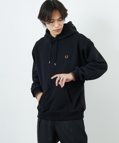 FRED PERRY/フレッドペリー] 別注 フードロゴ刺繍スウェット