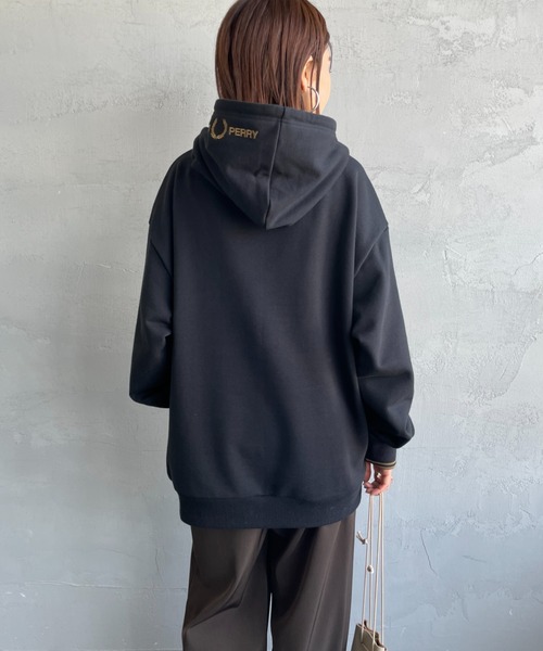 [FRED PERRY/フレッドペリー] 別注 フードロゴ刺繍スウェットパーカー FRED PERRY/フレッドペリー] 別注 フードロゴ刺繍スウェット