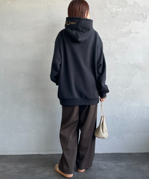 【美品】FRED PERRY フレッドペリー　スウェット FRED PERRY/フレッドペリー] 別注 フードロゴ刺繍スウェット