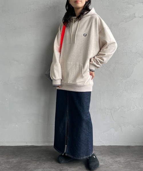 フレッドペリー　フードロゴ刺繍スウェットパーカー FRED PERRY/フレッドペリー] 別注 フードロゴ刺繍スウェット