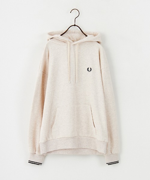 FRED PERRY（フレッドペリー）の「[FRED PERRY/フレッドペリー] 別注 フードロゴ刺繍スウェットパーカー【追加】（パーカー・レディース・グレイッシュベージュ/キャメル/ネイビー/ブラック・S/M/L/XL）」の19枚目の写真
