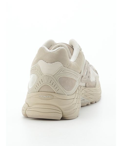 Saucony（サッカニー）の「【Saucony for emmi】Progrid Omni 9（スニーカー・レディース・ベージュ・23/23.5/24/24.5/25）」の4枚目の写真