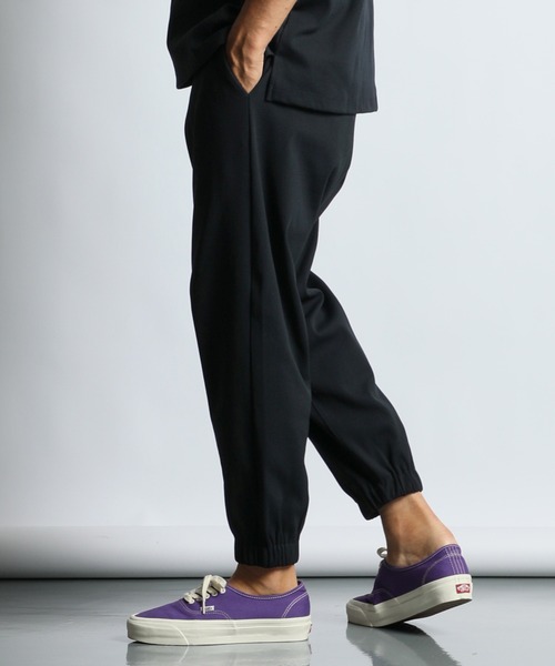 The DUFFER of ST.GEORGE（ザダファーオブセントジョージ）の「「AIR FLEX」SETUP HONEYCOMB GYM PANTS：機能素材 「エアフレックス」セットアップ ジムパンツ（スウェットパンツ・メンズ・ブラック/ネイビー・X-LARGE/LARGE/MEDIUM/SMALL）」の7枚目の写真