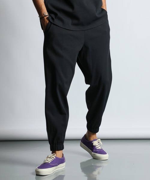 The DUFFER of ST.GEORGE（ザダファーオブセントジョージ）の「「AIR FLEX」SETUP HONEYCOMB GYM PANTS：機能素材 「エアフレックス」セットアップ ジムパンツ（スウェットパンツ・メンズ・ブラック/ネイビー・X-LARGE/LARGE/MEDIUM/SMALL）」の5枚目の写真