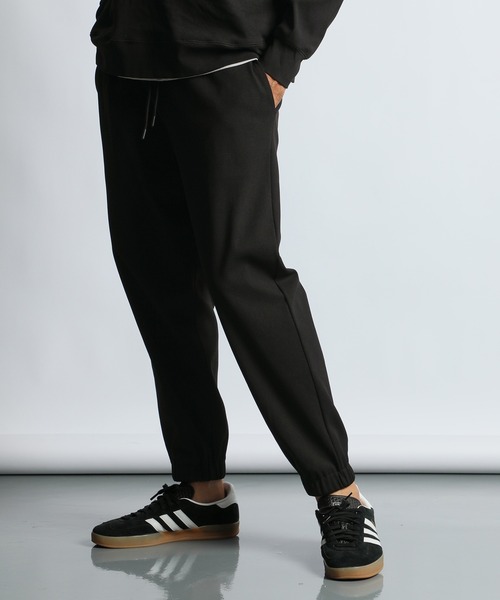 The DUFFER of ST.GEORGE（ザダファーオブセントジョージ）の「「AIR FLEX」SETUP HONEYCOMB GYM PANTS：機能素材 「エアフレックス」セットアップ ジムパンツ（スウェットパンツ・メンズ・ブラック/ネイビー・X-LARGE/LARGE/MEDIUM/SMALL）」の3枚目の写真