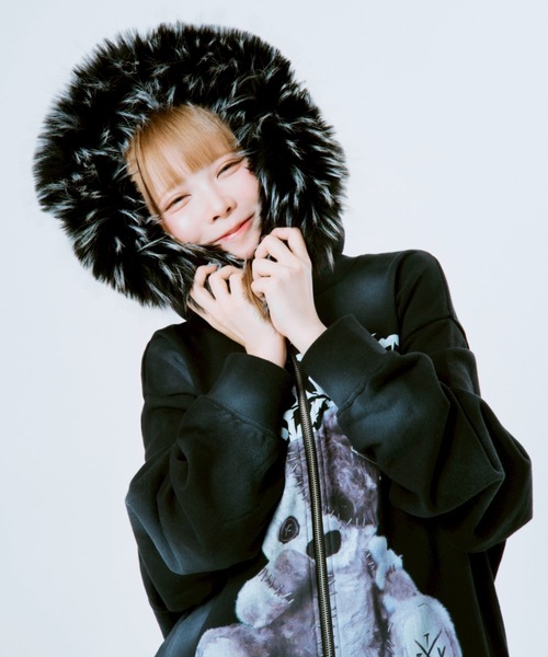 TRAVAS TOKYO/トラバス トーキョー』ファー付きくま耳ZIPパーカー
