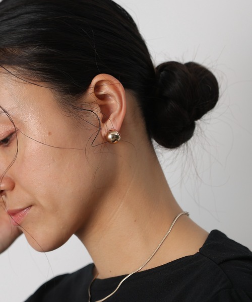 COLONY 2139(コロニートゥーワンスリーナイン)の「スフィアワンタッチピアス(ピアス(両耳用)・レディース・シルバー/ゴールド・FREE)」の2枚目の写真