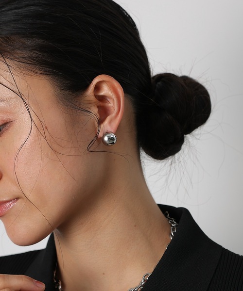 COLONY 2139(コロニートゥーワンスリーナイン)の「スフィアワンタッチピアス(ピアス(両耳用)・レディース・シルバー/ゴールド・FREE)」の8枚目の写真