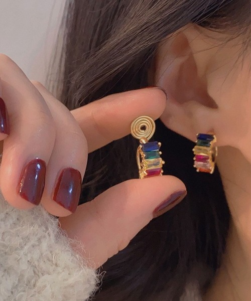 yu-ka(ユーカ)の「YU-KA:カラフルビジューイヤリング colorful bijou earring(イヤリング・レディース・ゴールド・FREE)」の3枚目の写真