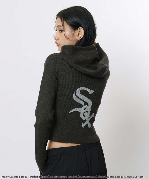BACK TO THE FIELD(バック トゥー ザ フィールド)の「【MLB】グラフィックプリントニットフーディー(ニット/セーター・レディース・レッド/ホワイト/ブラック・FREE)」の4枚目の写真
