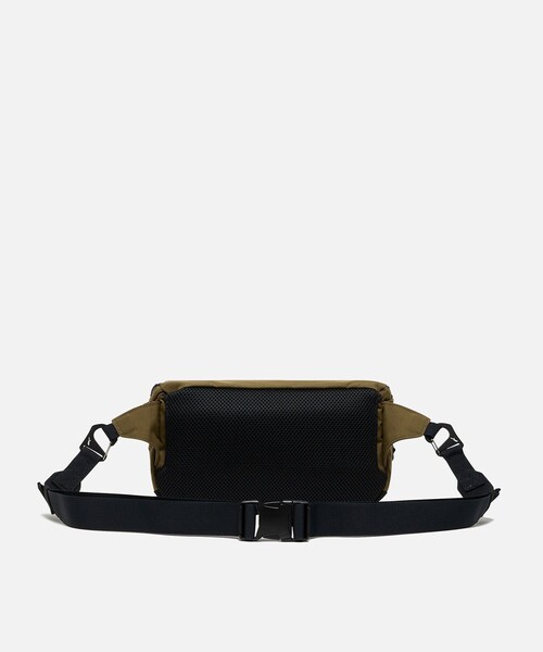 AIGLE（エーグル）の「撥水 ハイキング クロスボディバッグ（ボディバッグ/ウエストポーチ・レディース・カーキ/ブラック・FREE）」の6枚目の写真