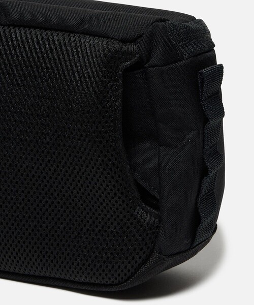 AIGLE（エーグル）の「撥水 ハイキング クロスボディバッグ（ボディバッグ/ウエストポーチ・レディース・カーキ/ブラック・FREE）」の11枚目の写真