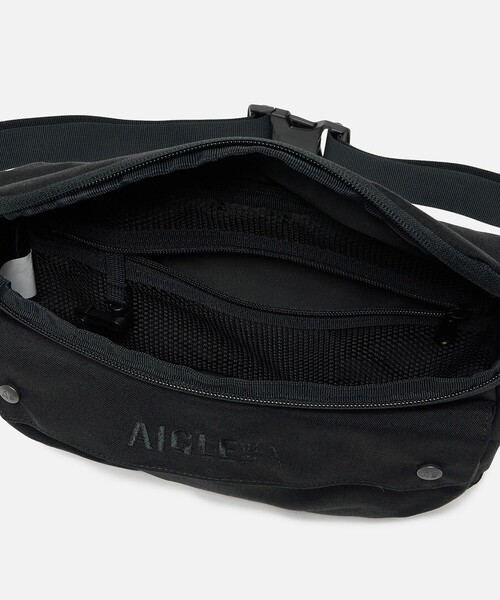 AIGLE（エーグル）の「撥水 ハイキング クロスボディバッグ（ボディバッグ/ウエストポーチ・レディース・カーキ/ブラック・FREE）」の10枚目の写真