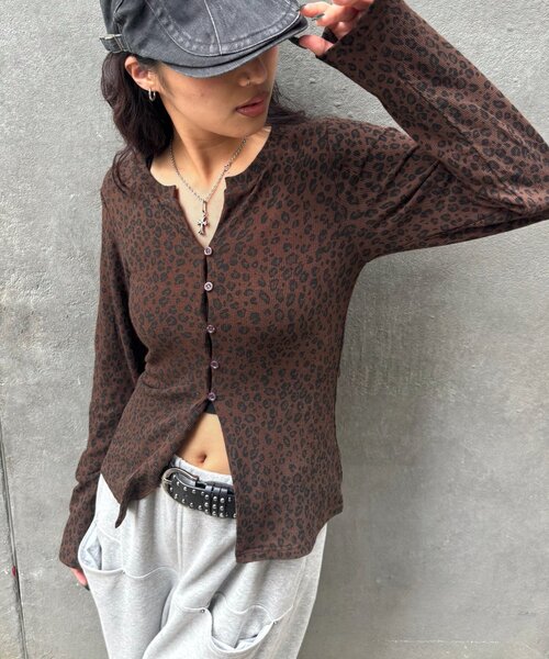 WHO'S WHO gallery(フーズフーギャラリー)の「ナローカーディガン(カーディガン/ボレロ・レディース・ブラウン/カーキ・FREE)」の18枚目の写真