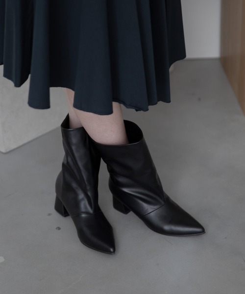 VACANCY（ヴァカンシー）の「ワイドポインテッドトゥブーツ（ブーツ・レディース・ブラック/ベージュ・MEDIUM/LARGE）」の14枚目の写真