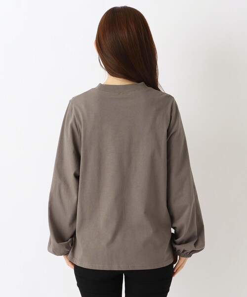 one'sterrace(ワンズテラス)の「パフスリーブ 長袖コットンプルオーバー(Tシャツ/カットソー・レディース・ブラック系8/ブラウン系8/アイボリー系8/ネイビー系5/レッド系9・02)」の9枚目の写真