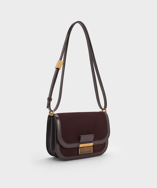 CHARLES & KEITH(チャールズ & キース)の「Charlot シャーロットスエードバッグ(ショルダーバッグ・レディース・ブラウン系その他7/サンドベージュ・M)」の4枚目の写真
