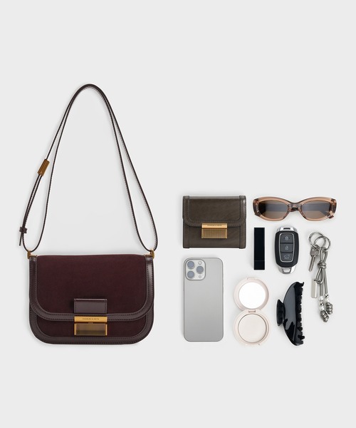 CHARLES & KEITH(チャールズ & キース)の「Charlot シャーロットスエードバッグ(ショルダーバッグ・レディース・ブラウン系その他7/サンドベージュ・M)」の7枚目の写真